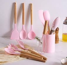 سرویس کفگیر و ملاقه سیلیکونی 12 پارچه دسته چوبی Kitchen Set کد 802298
