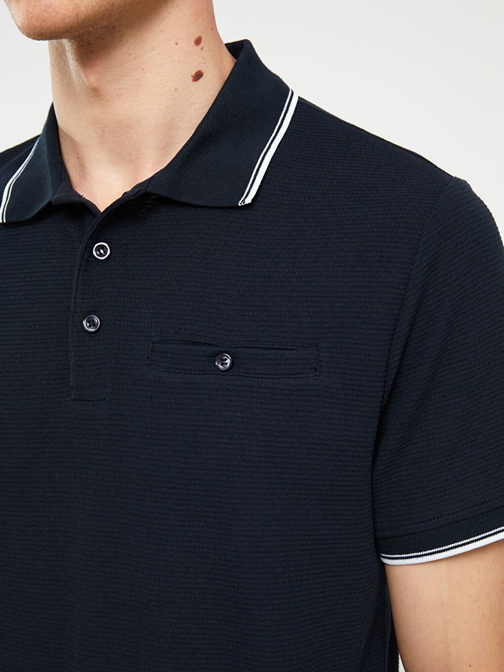 تی شرت یقه دار مردانه 30376 مارک LC WAIKIKI