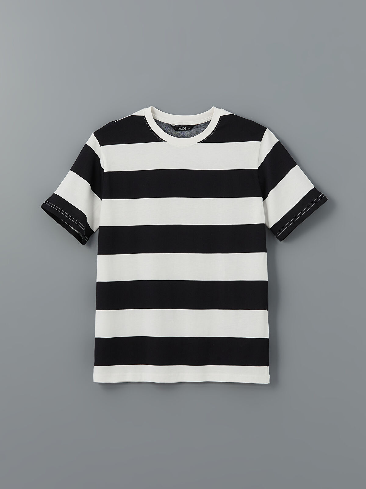 تی شرت مردانه 30408 مارک LC WAIKIKI