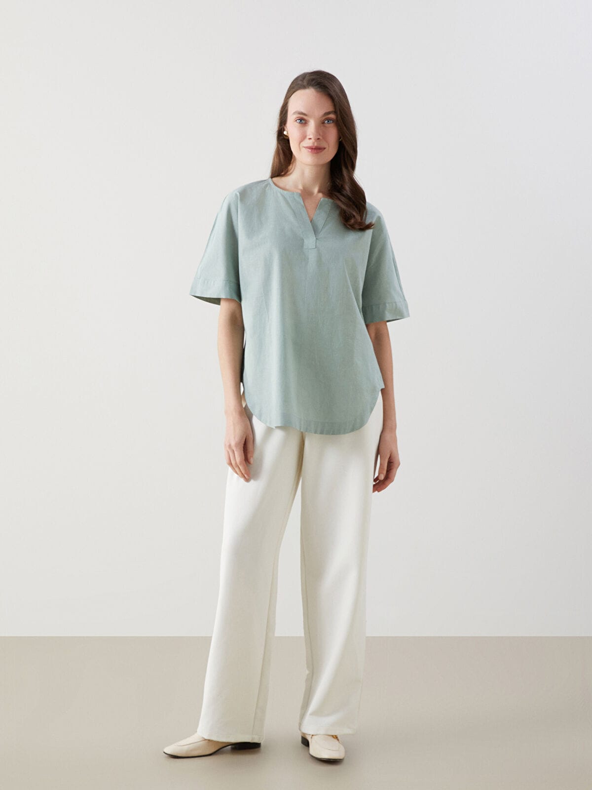 شومیز زنانه 30675 سایز 40 تا 52 مارک LC WAIKIKI