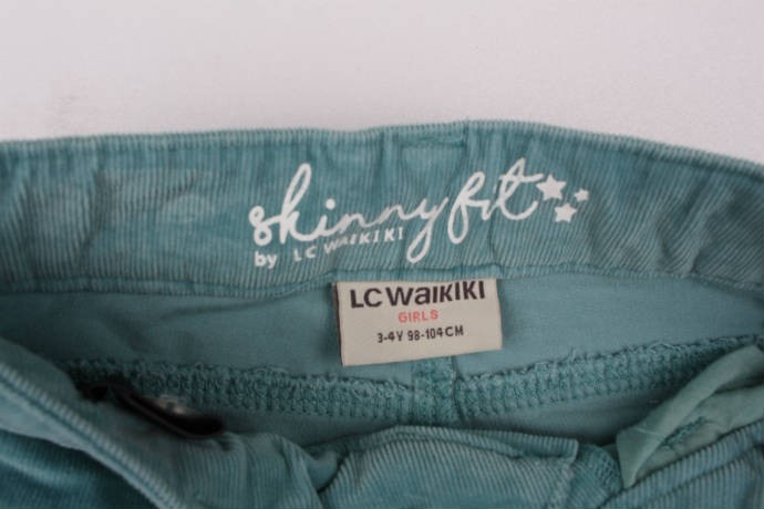 شلوار مخمل کبریتی 16273 سایز 3 تا 11 سال مارک LC WALKIKI
