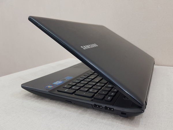 لپ تاپ استوک samsung np300e5a کد 17948