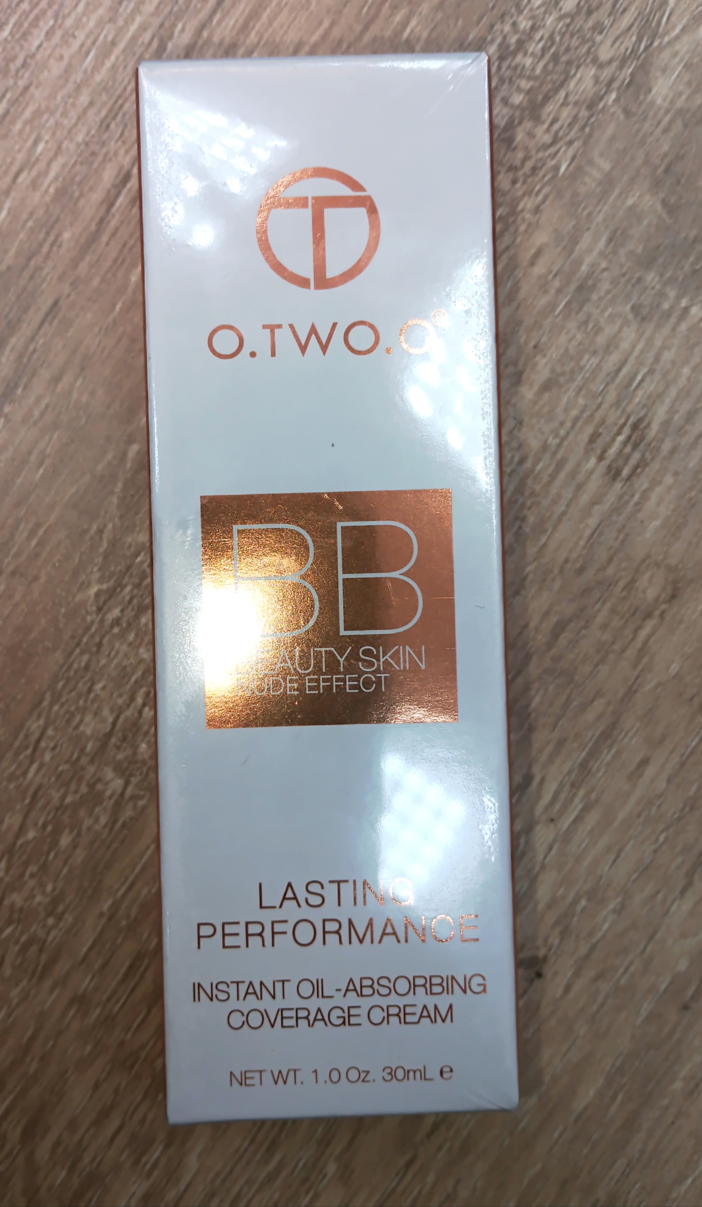 BB کرم پودر مایع برند  O.TWO.O   کد (2005) FFL9125