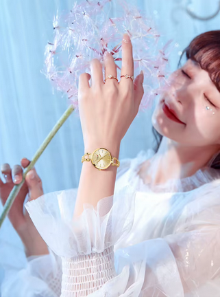 ساعت مچی زنانه برند CURREN 9092 کد 2297