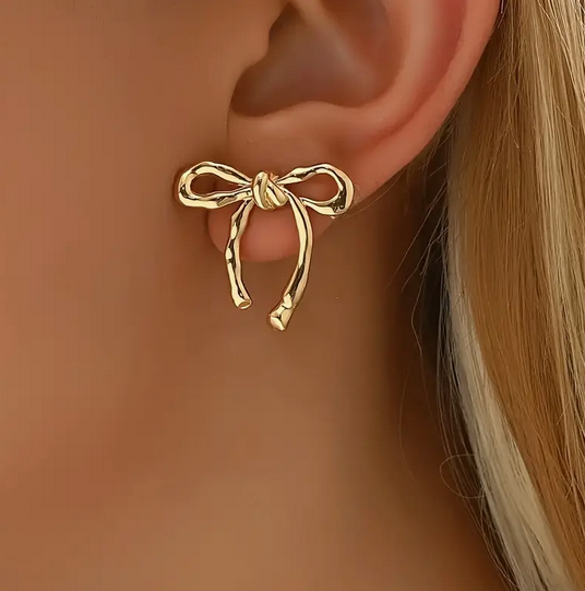 گوشواره استیل میخی طرح پاپیون کد 2619