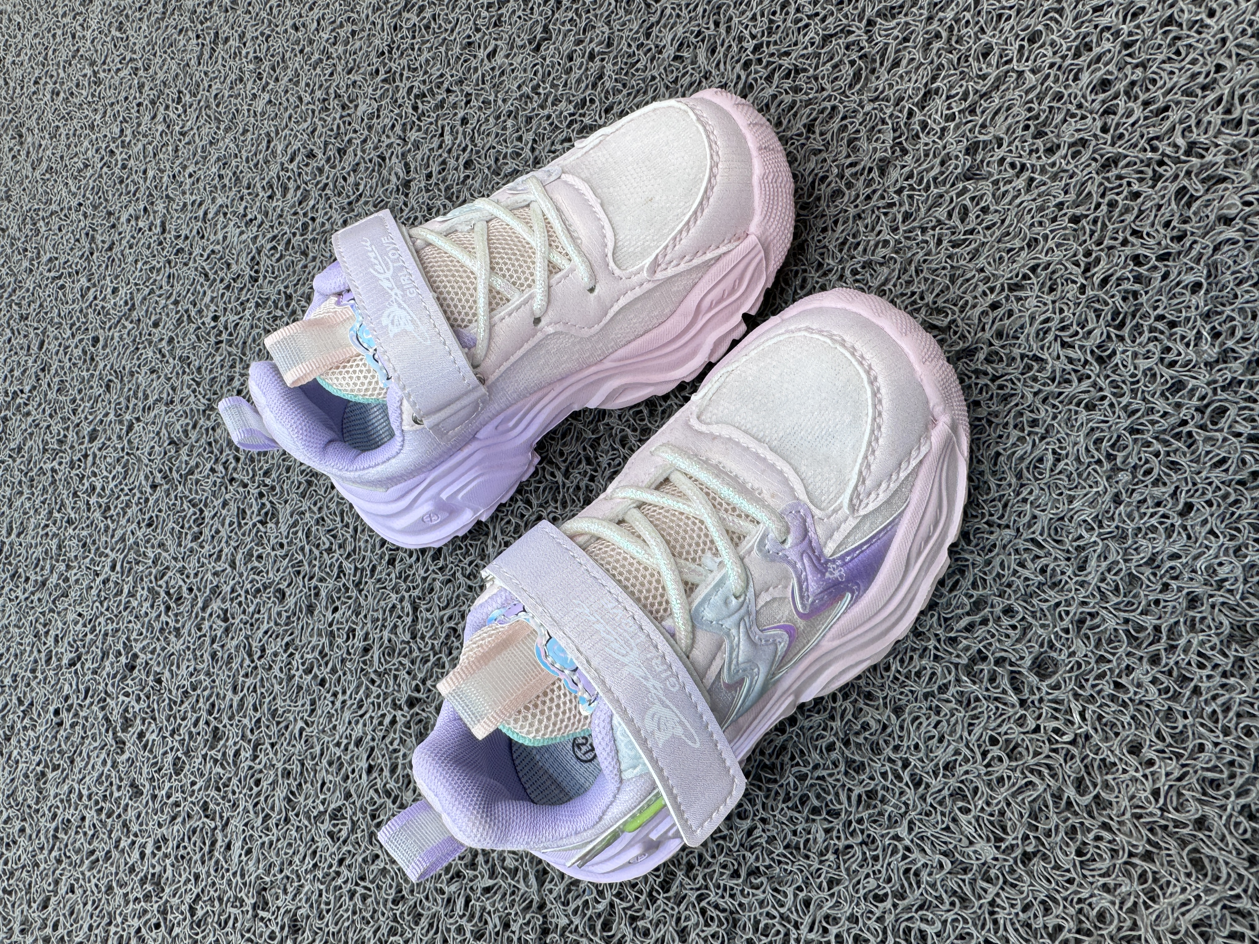 کفش دخترانه مارک Win star سایز 27 تا 31 کد 2094