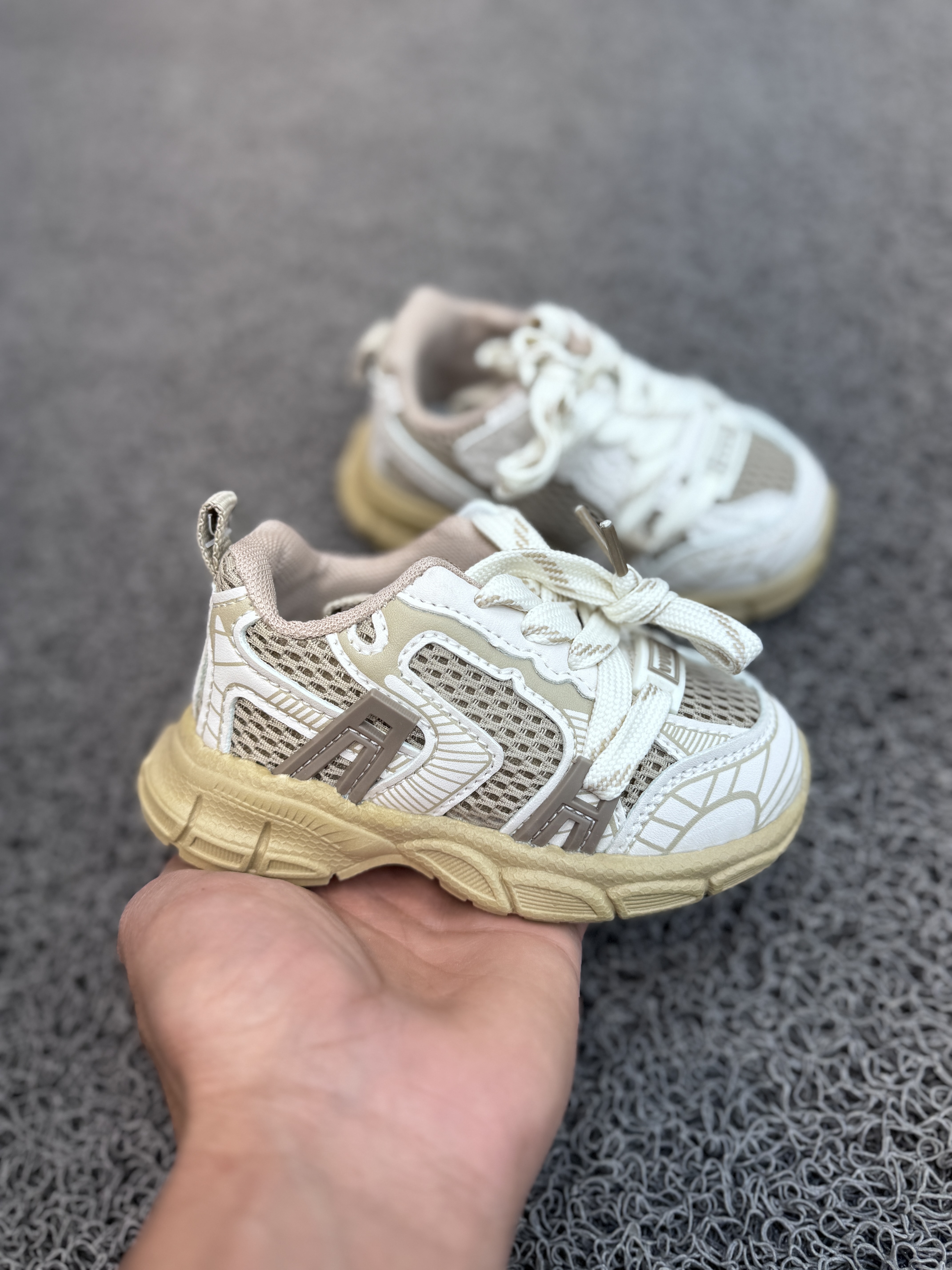 کفش اسپورت مارک K shoes  سایز 21 تا 25 کد 2102