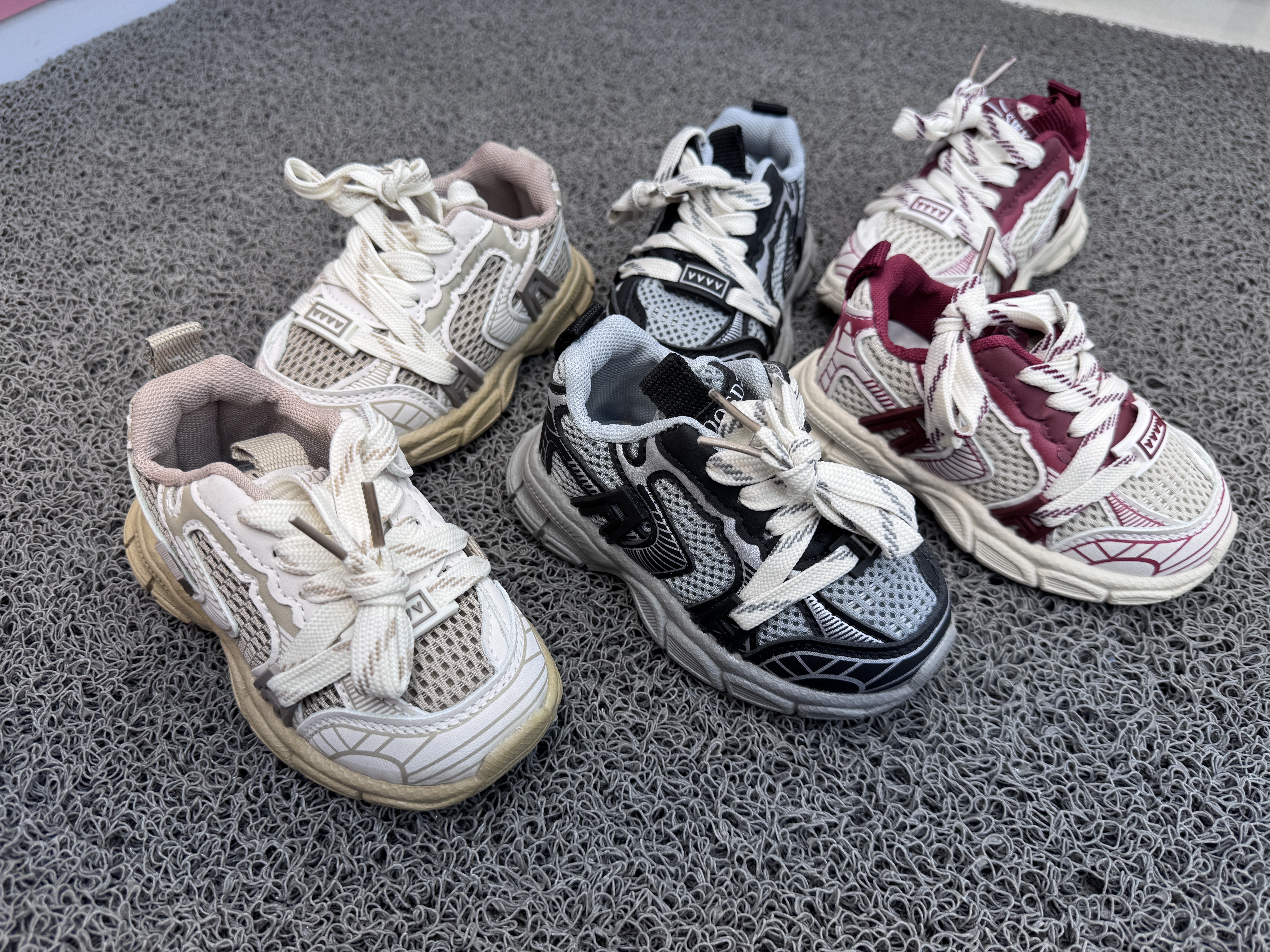 کفش اسپورت مارک K shoes  سایز 21 تا 25 کد 2102