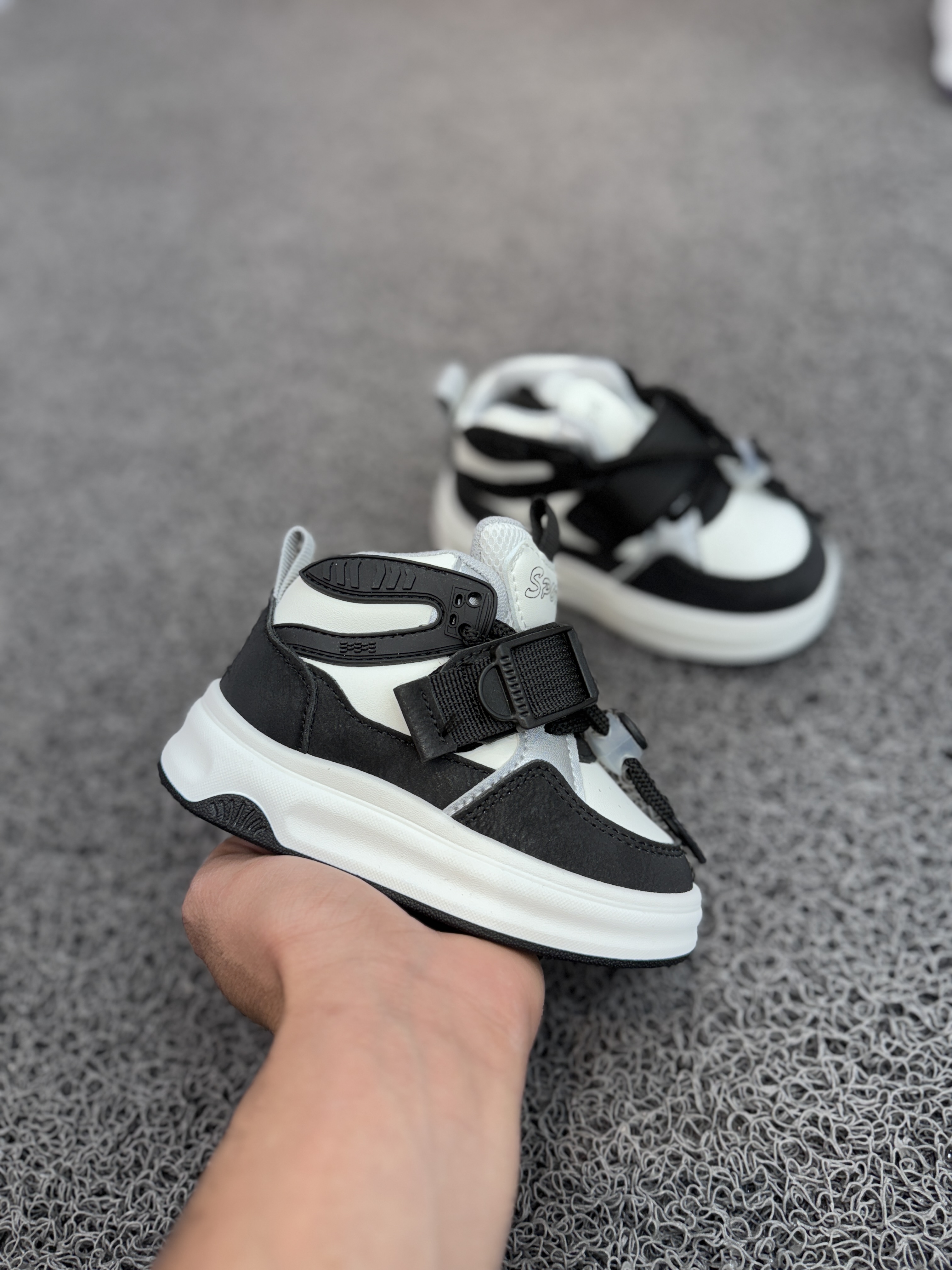 کفش اسپورت نیم ساق مارک Kabanglong سایز 21 تا 26 کد 2103