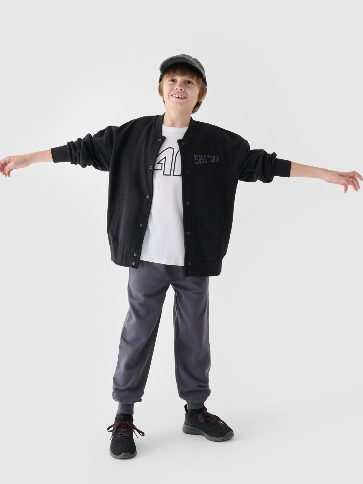 سویشرت پسرانه 29714 سایز 7 تا 14 سال مارک 4F