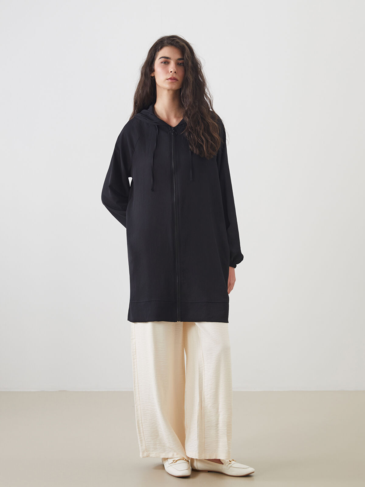 مانتو زیپ دار زنانه 29887 سایز 36 تا 48 مارک LC WAIKIKI