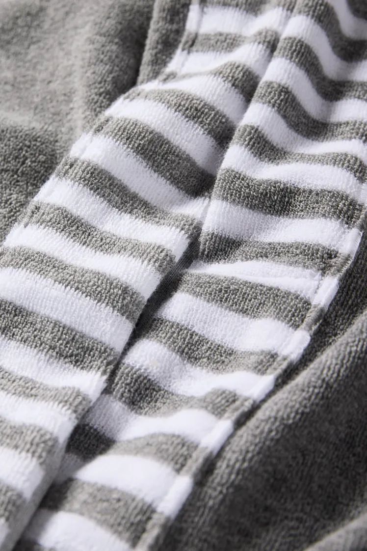 حوله تن پوش بزرگسال 30328 کد 2 مارک C&a