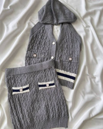 ست دو تیکه تاپ و دامن بافت دخترانه کد 419063