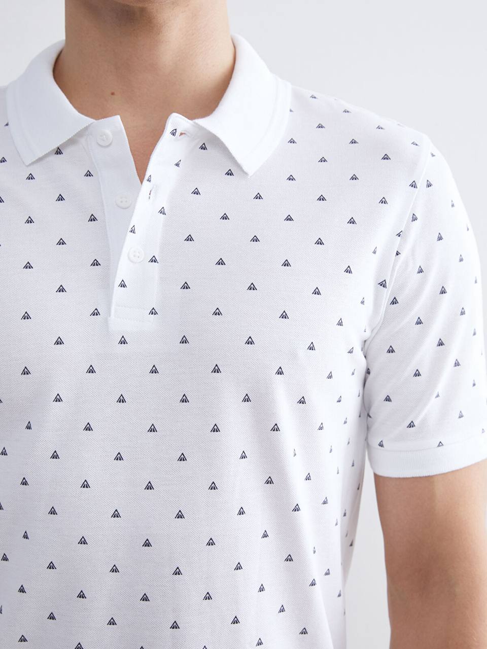 تی شرت یقه دار مردانه 30374 کد 1 مارک LC WAIKIKI